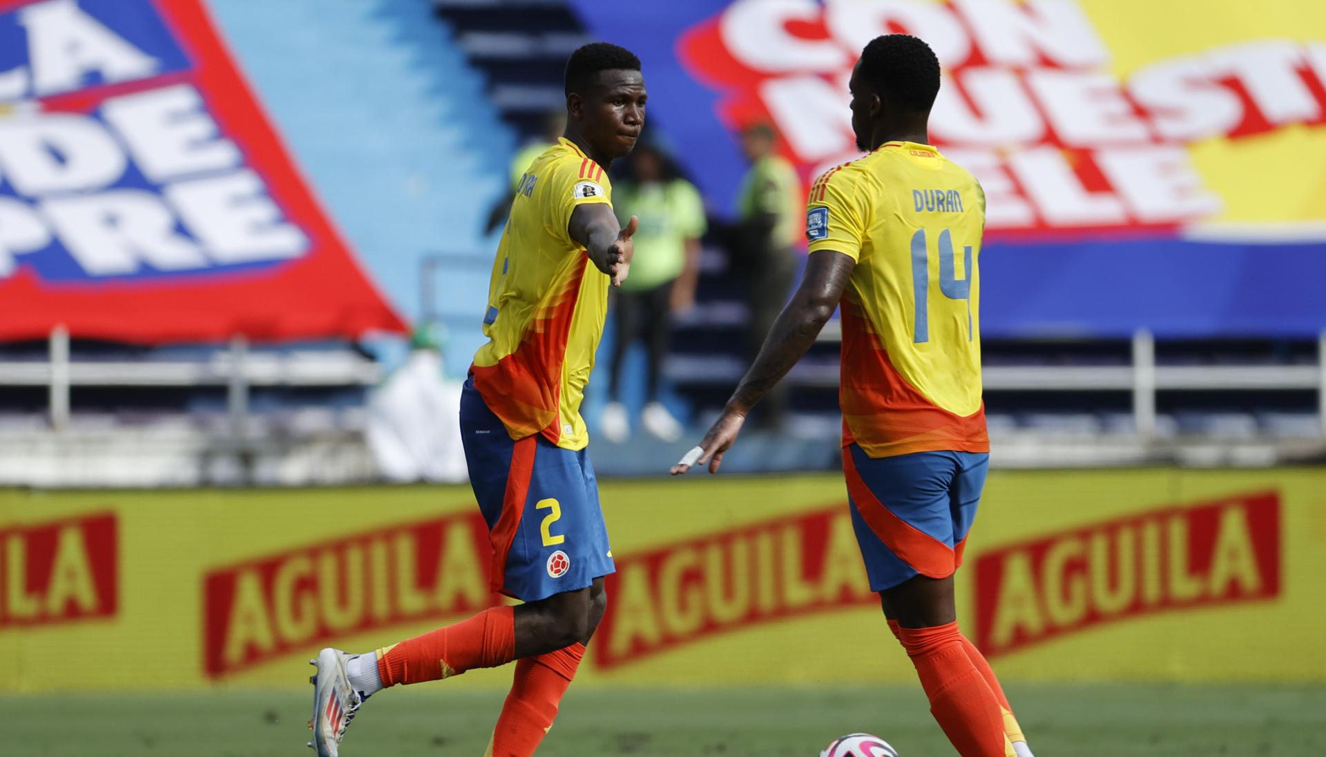 Mosquera celebrando su gol.