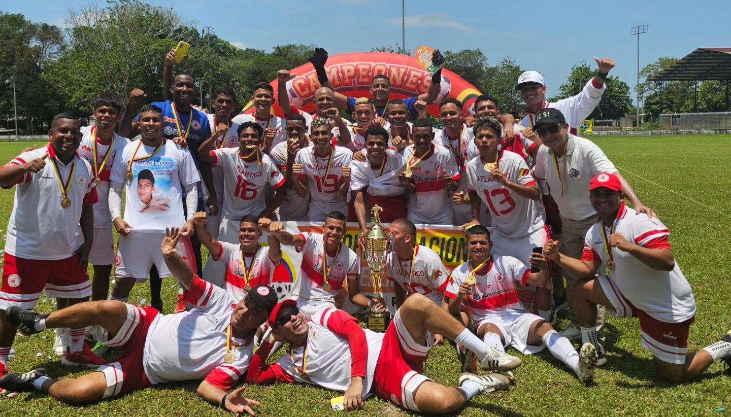 La selección Atlántico sub-23 tras vencer en la final a Sucre.