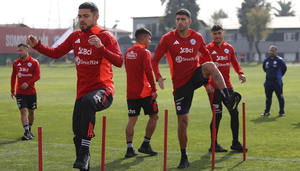 Chile espera recuperarse tras la derrota 3-0 ante Argentina. 