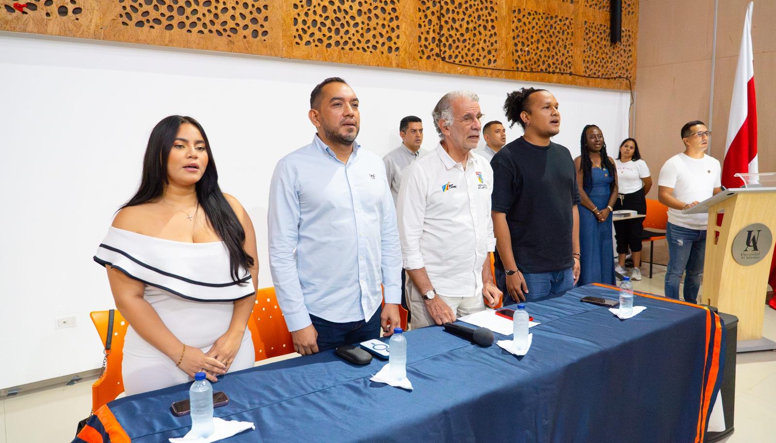 Angie Ruiz, representante actual ante el Consejo Académico; rector Danilo Hernández; el gobernador Eduardo Verano; y Junior Villarreal, representante actual ante el Consejo Superior.