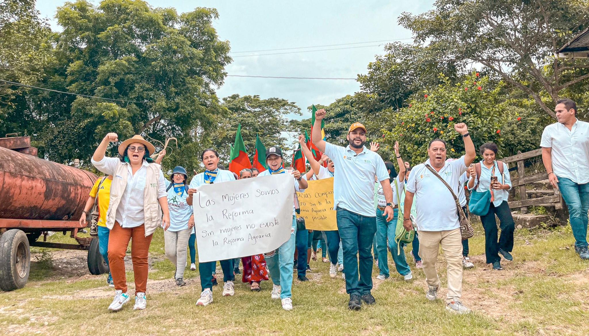 Entrega de tierras en Usiacurí