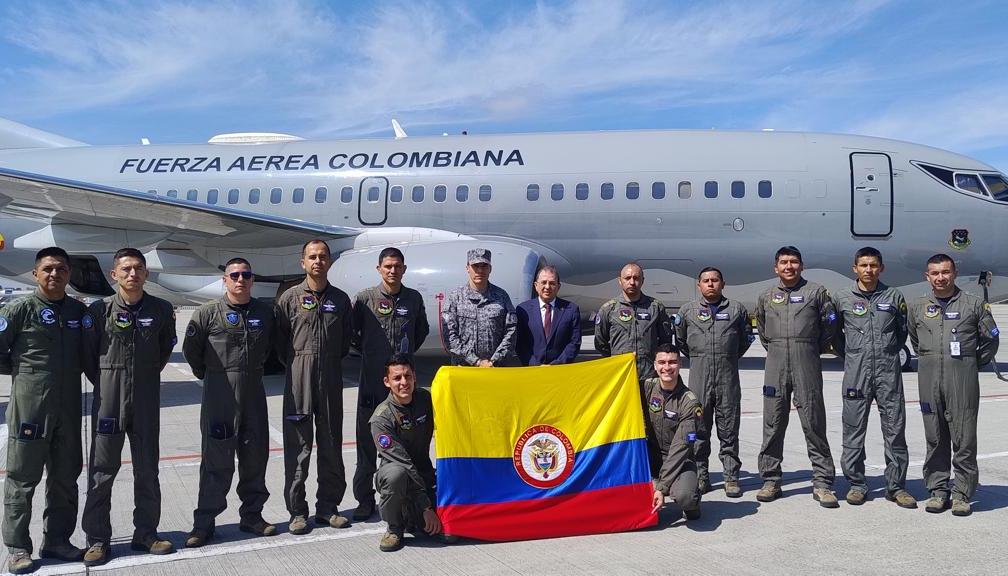 Fuerza Aérea realizará el vuelo en un Boeing 737.