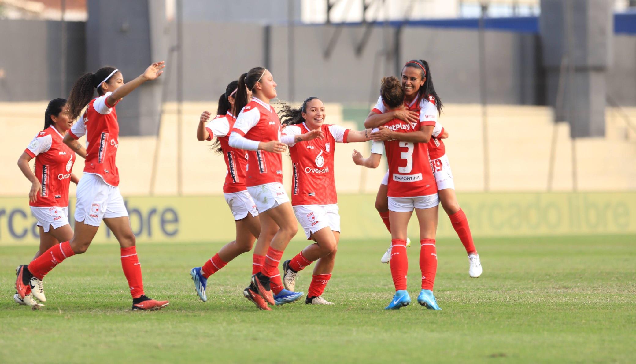 La celebración de las jugadoras de Santa Fe.