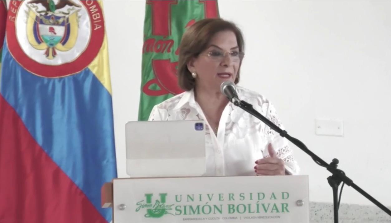 Margarita Cabello durante su intervención en la Universidad Simón Bolívar.