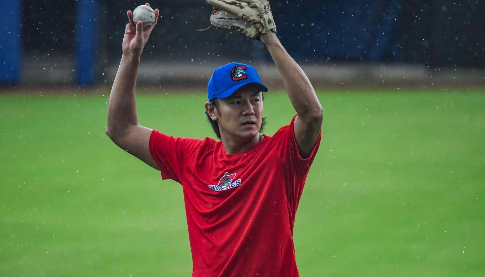 Ryo Negishi, lanzador japonés que repite con Caimanes de Barranquilla. 