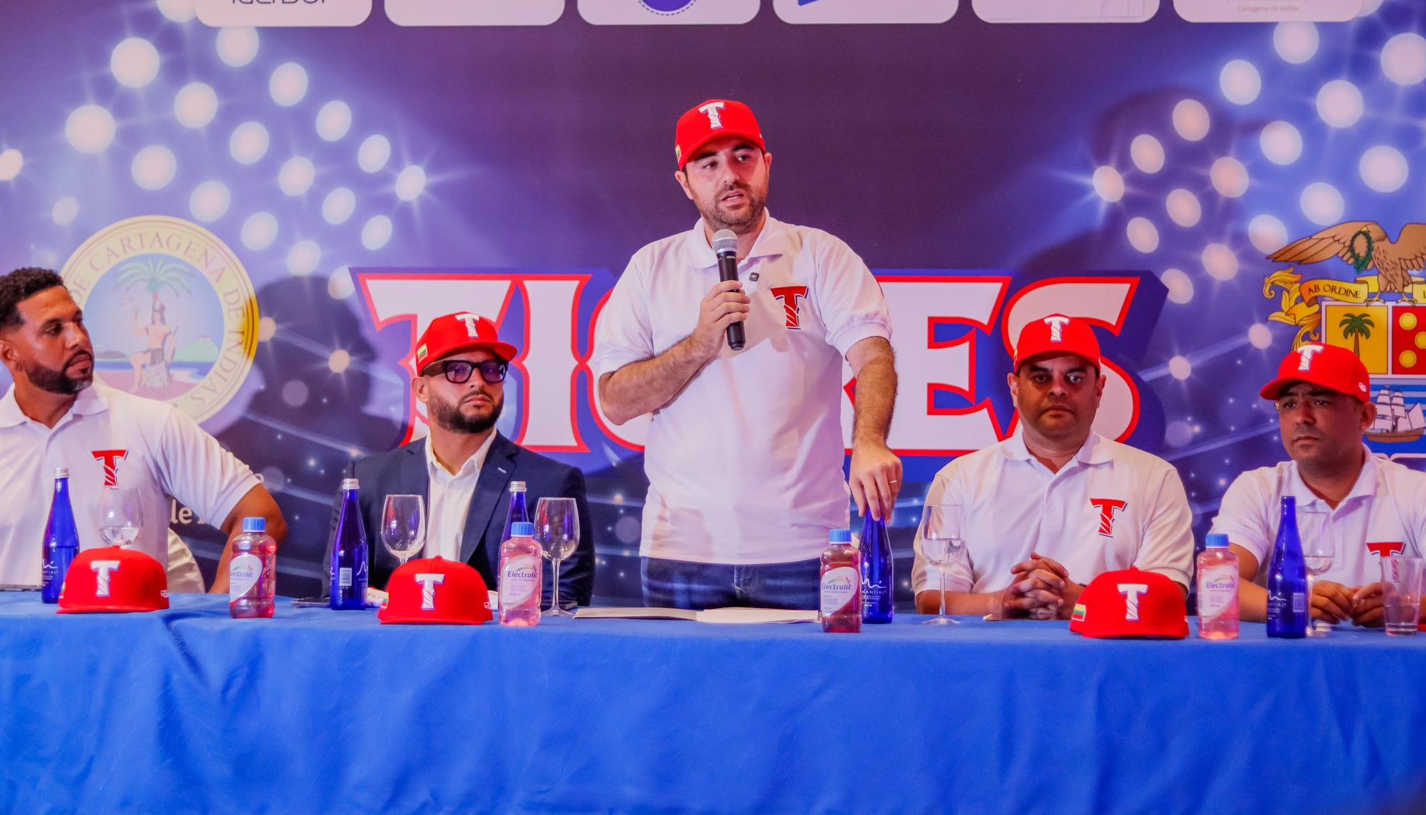 Acto de presentación de Tigres de Cartagena para la temporada 2024-2025 de béisbol profesional.