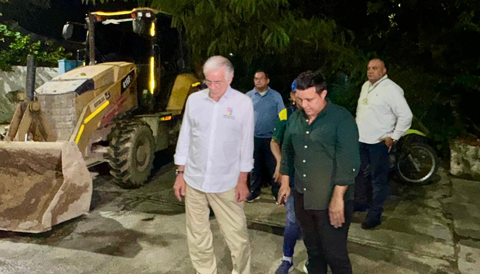 El Gobernador Verano en el lugar de la tragedia.