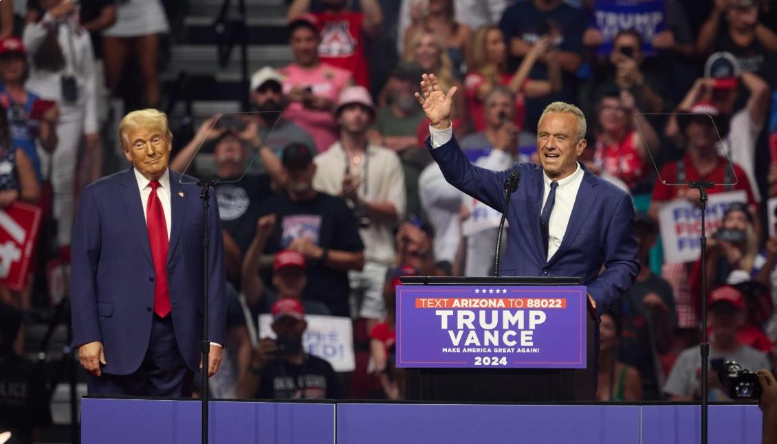 Donald Trump y Robert F. Kennedy Jr., en un acto de campaña.