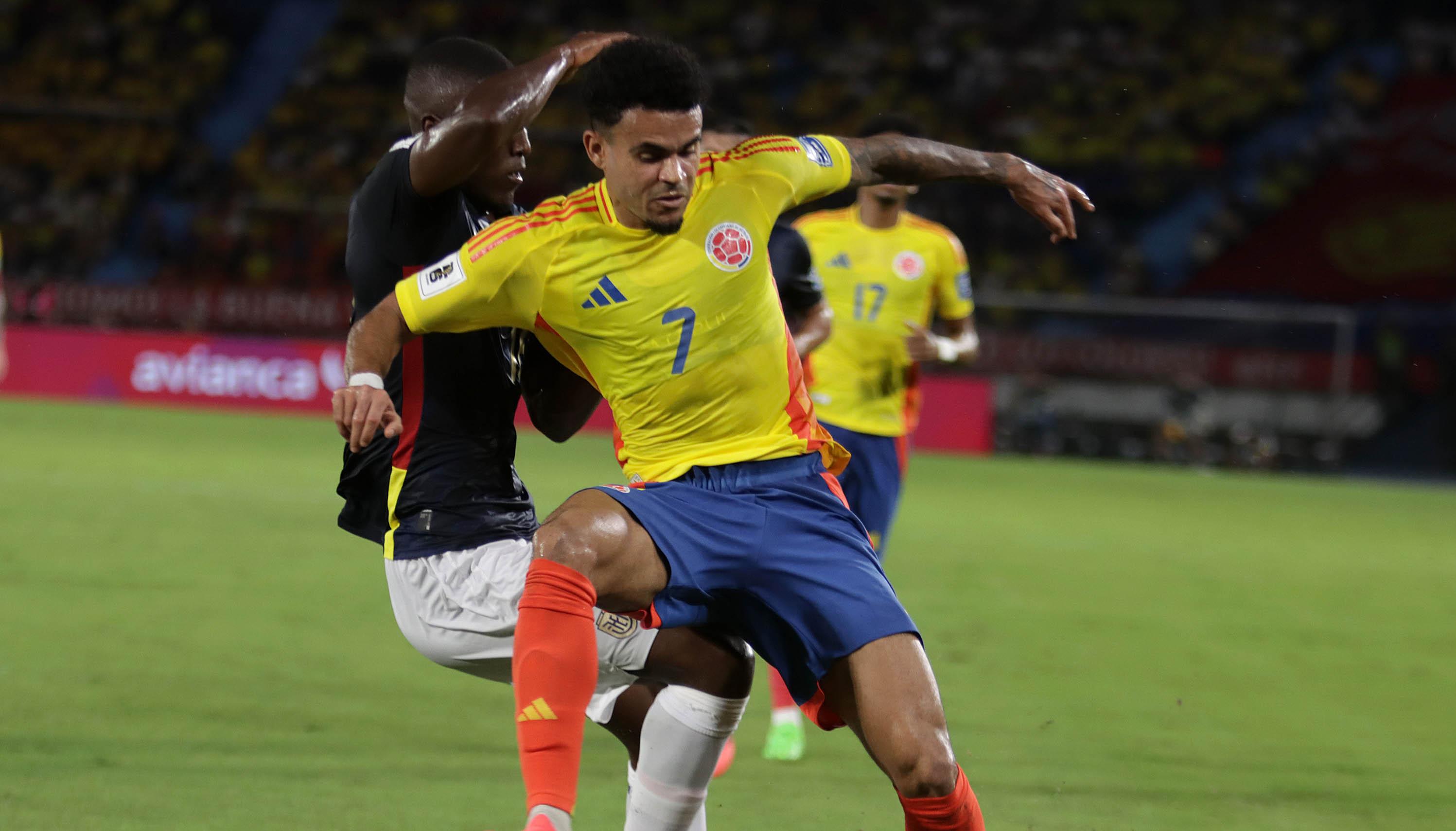 Luis Díaz ante Ecuador.