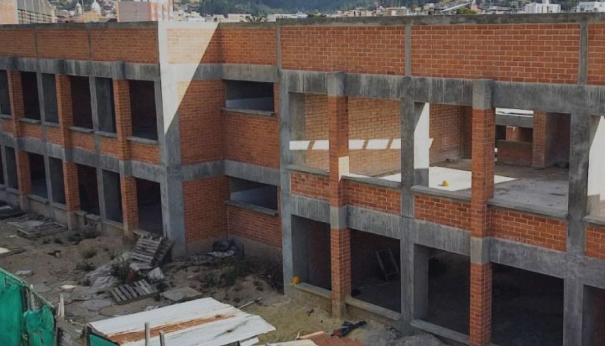 Son cuatro colegios en el país en donde se ejecutaron las obras que ahora se investigan.