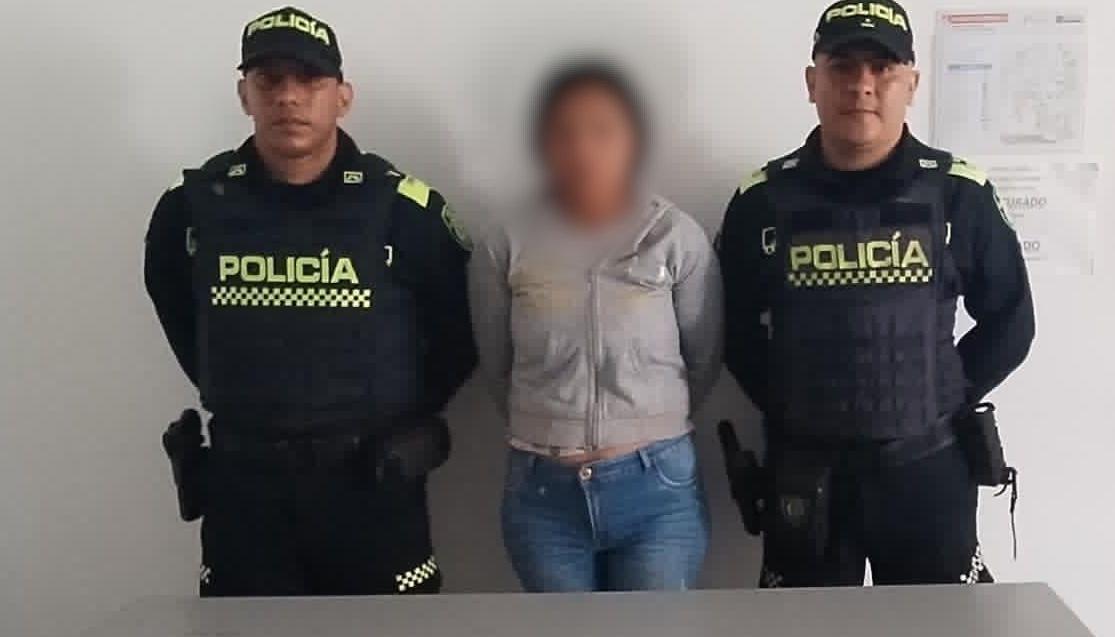 La mujer fue capturada por la Policía. 