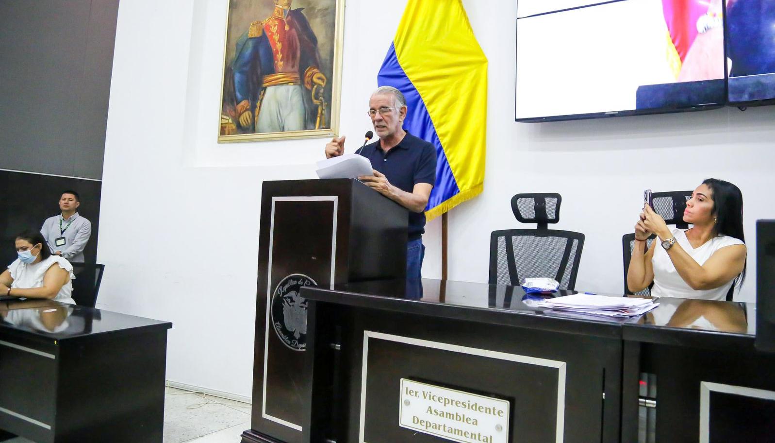 Eduardo Verano, Gobernador del Atlántico, en la sesión.