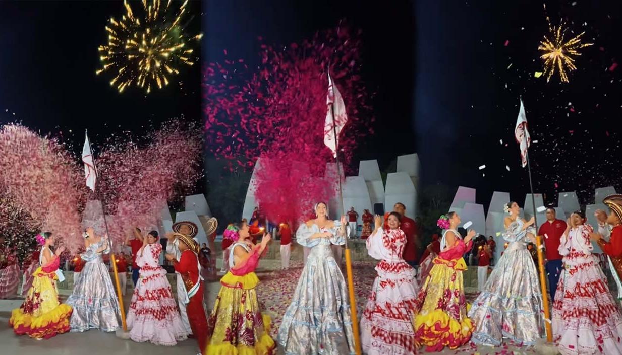 La soberana de la 44 con los reyes del Carnaval de Santo Tomás. 