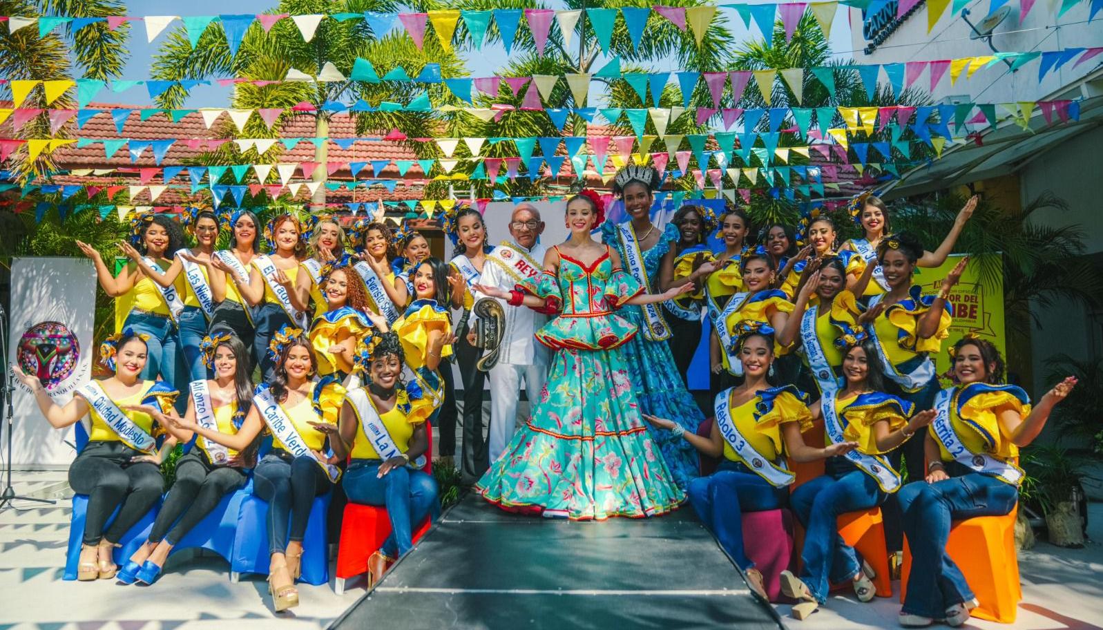 Reyes del Carnaval junto a candidatas del Reinado Popular.