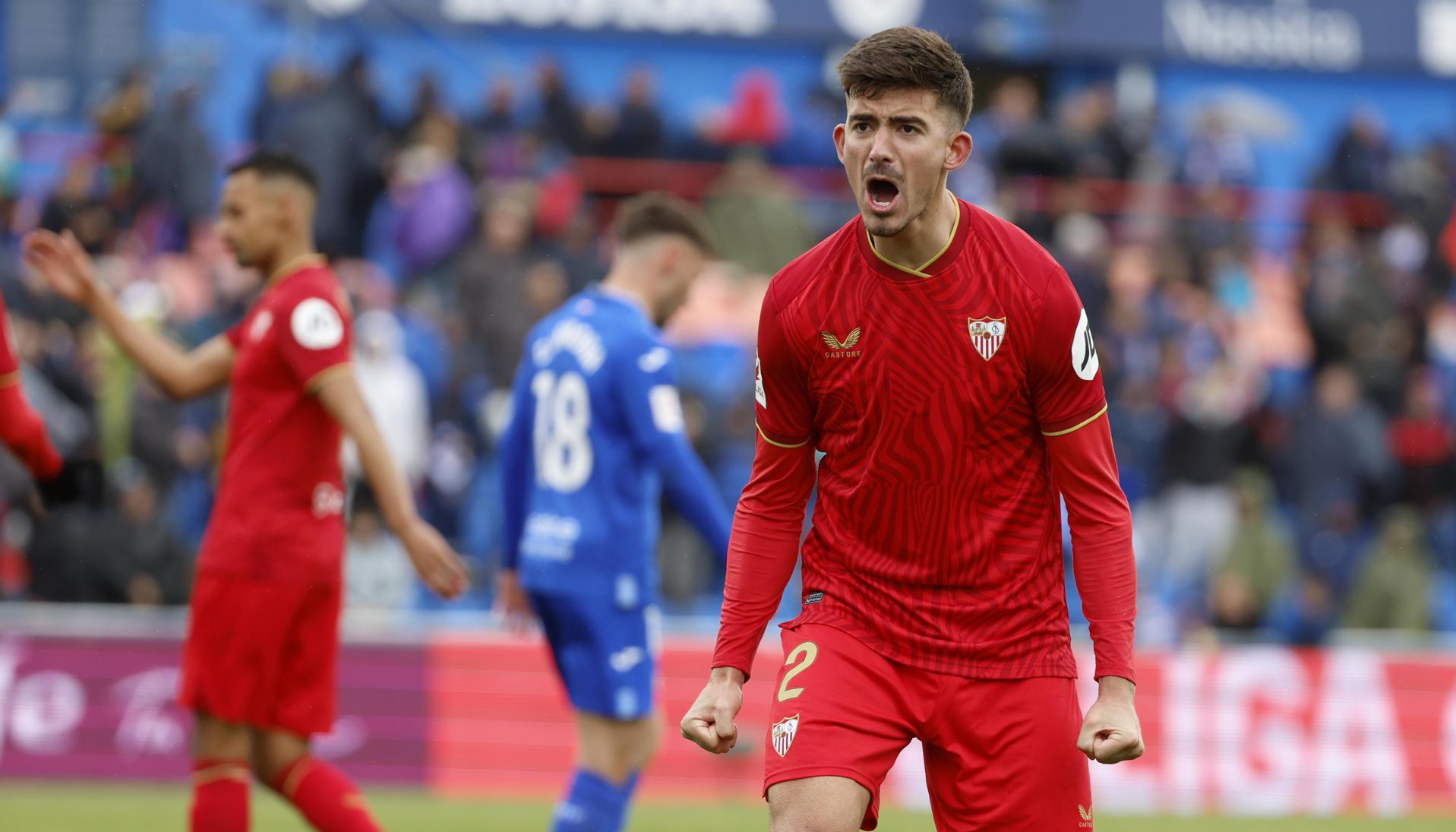 Kike Salas, defensor del Sevilla.