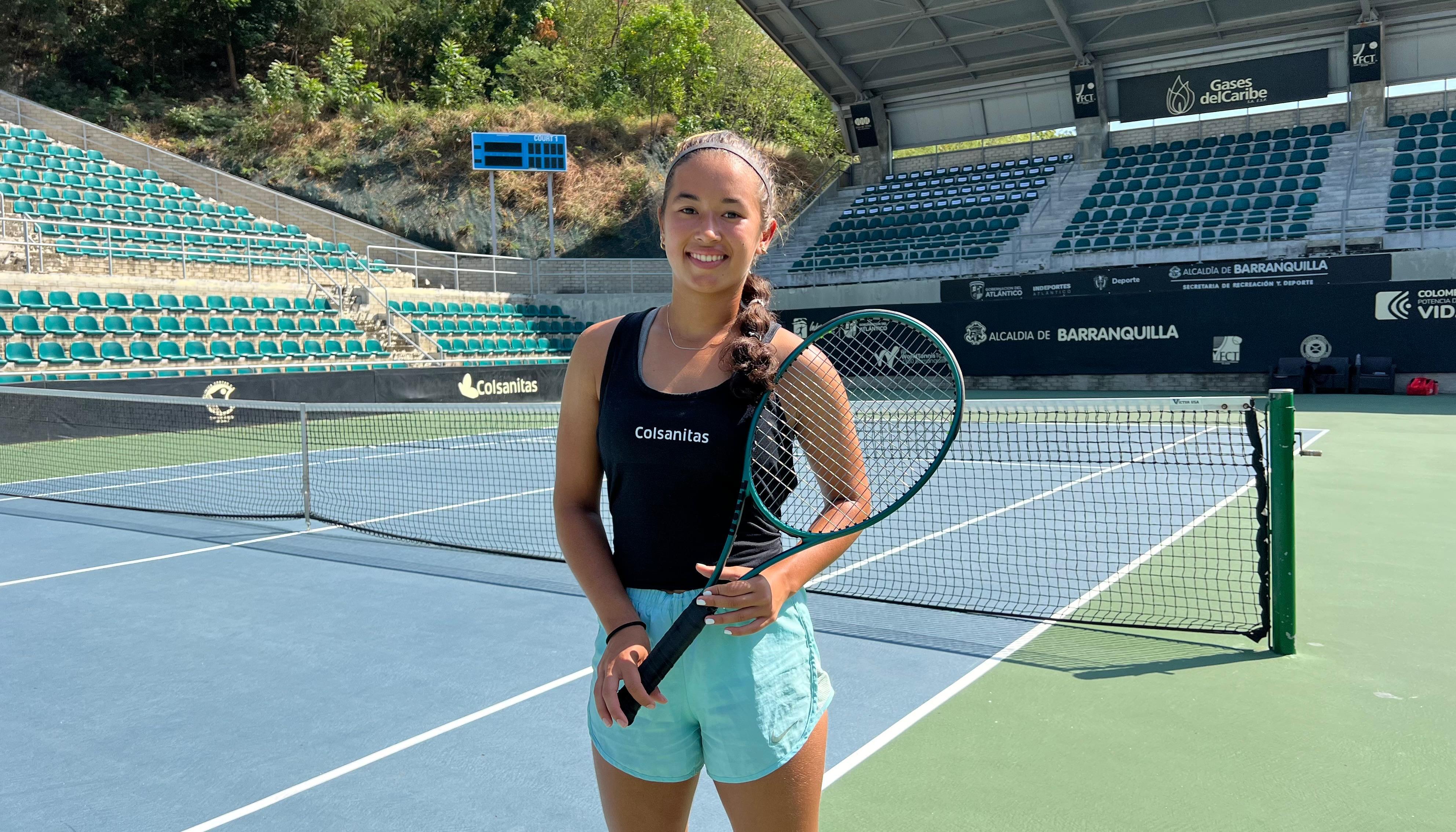 Mariana Higuita se prepara en el Parque de Raquetas para el Mundial Juvenil de Tenis en Barranquilla.