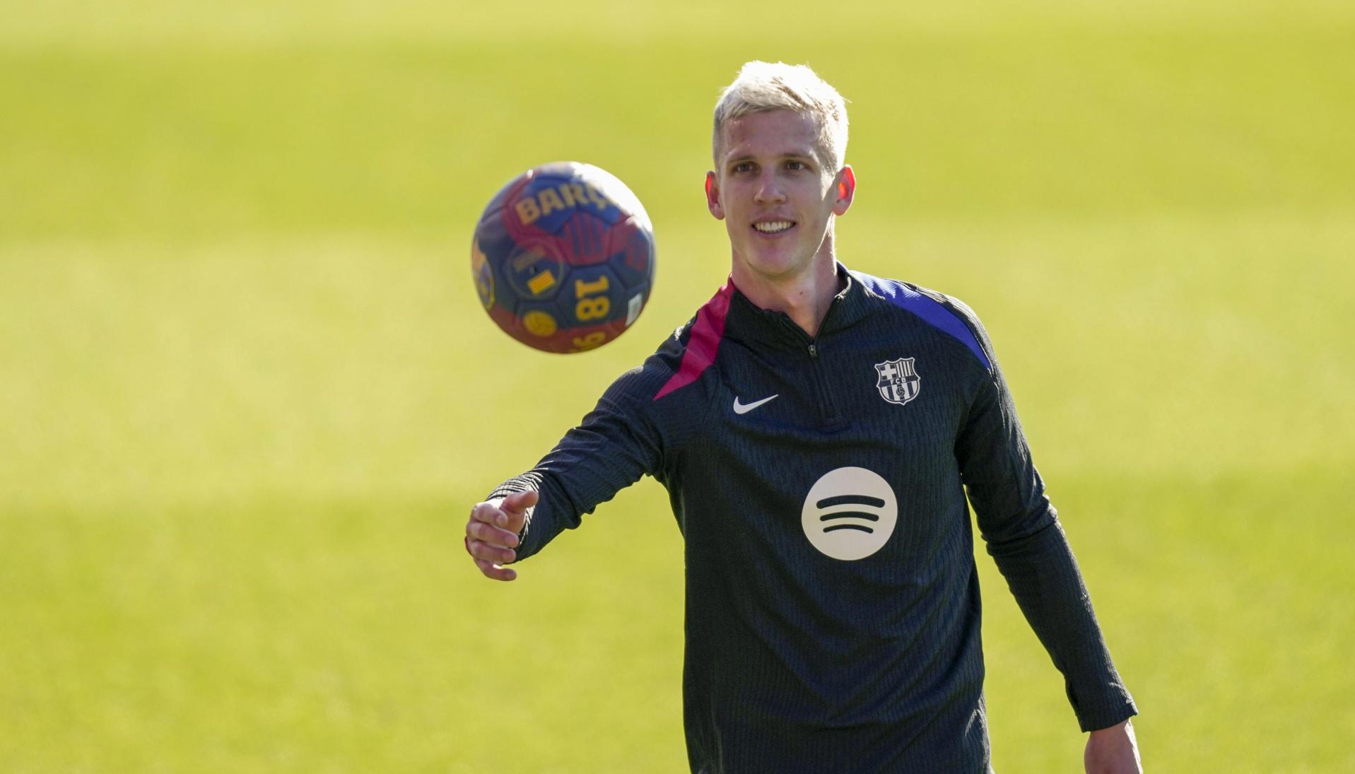 Dani Olmo en un entrenamiento con Barcelona.