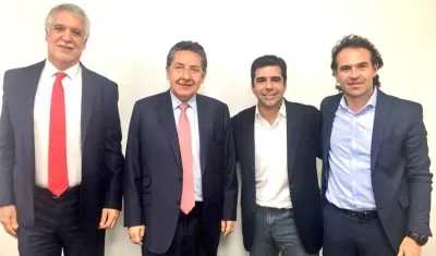 El Fiscal General, Néstor Humberto Martínez, con los Alcaldes de Bogotá, Enrique Peñalosa; de Barranquilla, Alejandro Char y de Medellín, Federico Gutiérrez.