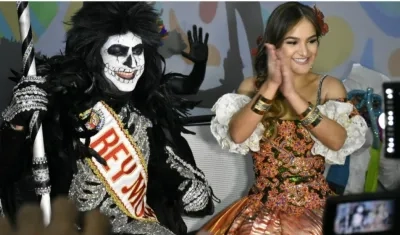 El Rey Momo 2018, Ricardo Sierra, y la Reina del Carnaval, Valeria Abuchaibe Rosales.