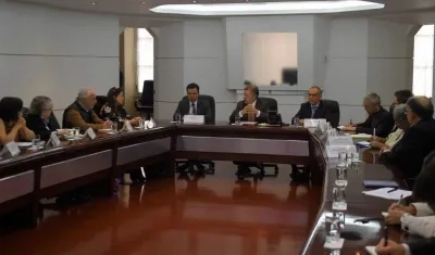 Primera reunión del Presidente Santos con los integrantes de la Comisión para el Esclarecimiento de la Verdad, la Convivencia y la No Repetición.