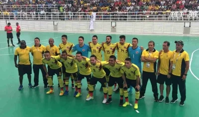 Jugadores y cuerpo técnico de la Selección Colombia de fútbol Sala. 