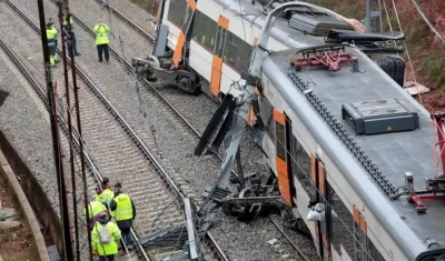 Imagen del tren de cercanías que se descarriló esta mañana en Vacarisses (Barcelona), en la línea R4 Manresa-Sant-Vicenç de Calders. 