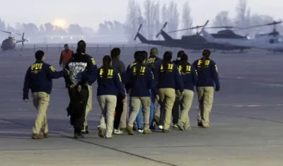 Los colombianos fueron embarcados en un avión de la Fuerza Aérea de Chile.