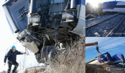 Imágenes del tren de alta velocidad que se desacarriló en Corea del Sur.