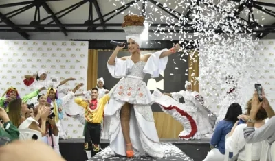 La reina del Carnaval, Valeria Abuchaibe desfilará con su atuendo de 'Palenqueya'.