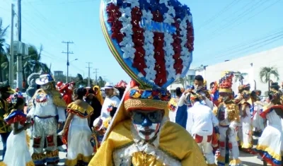 El fanatismo juniorista simbolizado en el Carnaval.