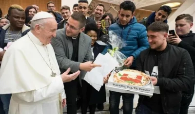 Papa Francisco recordó que las misas son gratis.