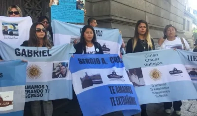 Familiares de submarinistas argentinos desaparecidos. 