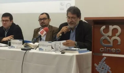Luis Guillermo Guerrero durante la presentación del informe.