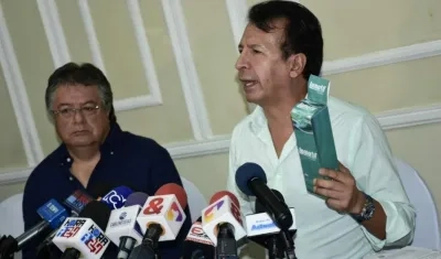 El abogado Alfredo Montenegro y Pablo Bustos, Presidente de la Red de Veedurías Ciudadanas de Colombia