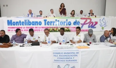 Ministra del Interior, Nancy Patricia Gutiérrez, reunida con líderes sociales en el municipio de Montelíbano