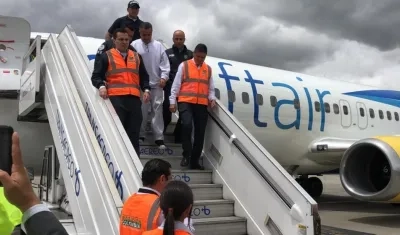 El oficial en retiro Mauricio Santoyo a su llegada a Colombia deportado.