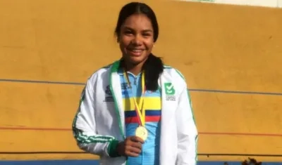 Marianis Salazar con la medalla de oro del Panamericano de ciclismo de pista.