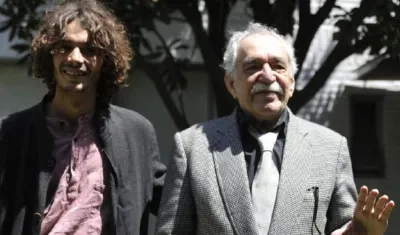 Mateo García Elizondo junto a su abuelo y Nobel de Literatura Gabriel García Márquez