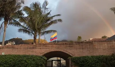 El Gobierno considera que la bandera debe izarse, de manera colectiva, como un símbolo de la unidad de los colombianos.
