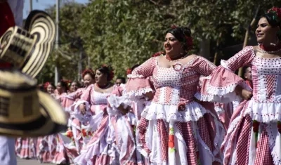 Cumbiamberas durante desfile del Carnaval de Barranquilla.