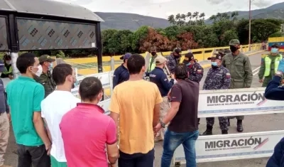 Colombia expulsó a venezolanos que se fugaron de centro de detención en ese país.