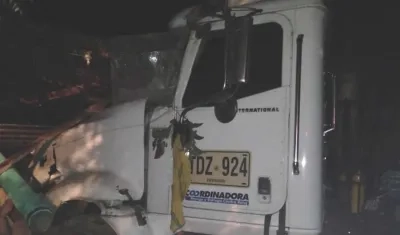 Tractomula chocó contra casa en Arroyo de Piedra