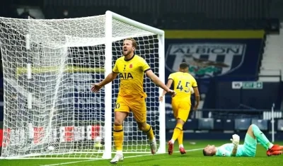 Harry Keane celebra el gol del triunfo. 