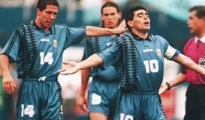 Diego Simeone y Diego Maradona.