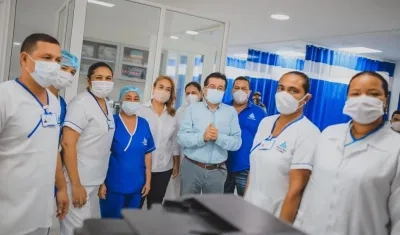 El ministro de Salud y Protección Social, Fernando Ruiz Gómez, inauguró el hospital San Juan de Dios de Mompox.
