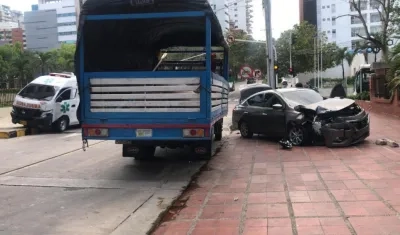 Accidente de los tres vehículos.