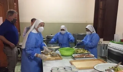 David Beasley, director ejecutivo de Programa Mundial de Alimentos, visita el Comedor de las Hermanas Salesias de Ibarra, en el norte de Ecuador.