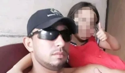  Richard Montaño Pedrozo junto a su hija, también fallecida en el atentado. 