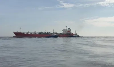 El buque Orchid Kefalonia encallado en Bocas de Ceniza