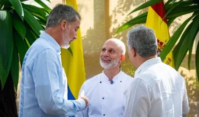 El Rey de España, Felipe VI; el chef Alex Quessep y el Presidente de Colombia, Iván Duque.